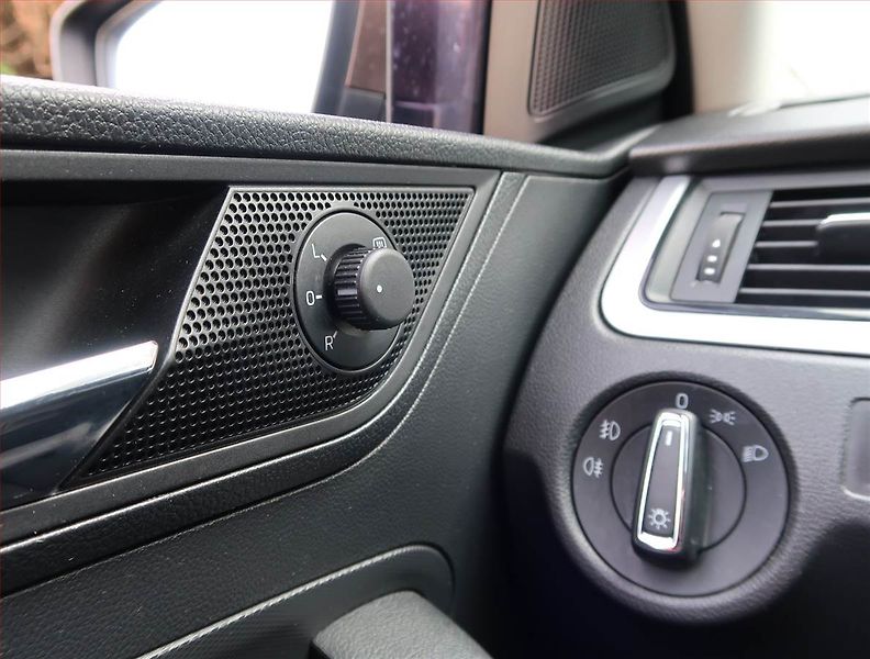 Škoda Rapid (2019) 1.0 TSI, Park. senzory - fotka 17 z 18