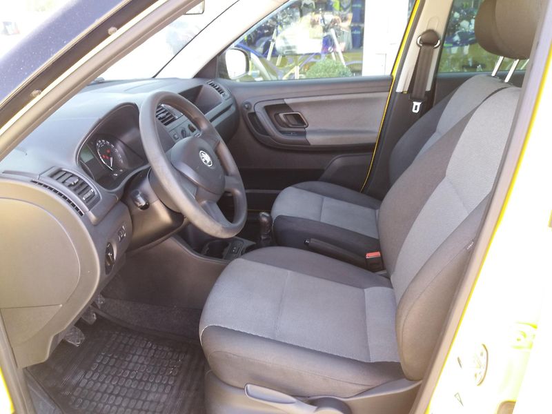 Škoda Fabia 1.2TSi,63kW,ESP,KLIMA,1.MAJITE - fotka 14 z 21