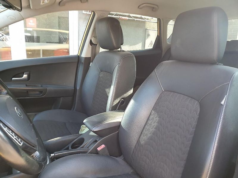Kia Ceed (2008) HB 1.6CRDi AT Exclusive - fotka 9 z 16