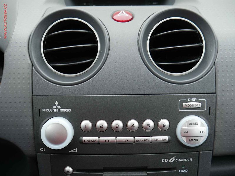 Mitsubishi Colt (2006) 1.1i, ČR, Klima - fotka 13 z 15