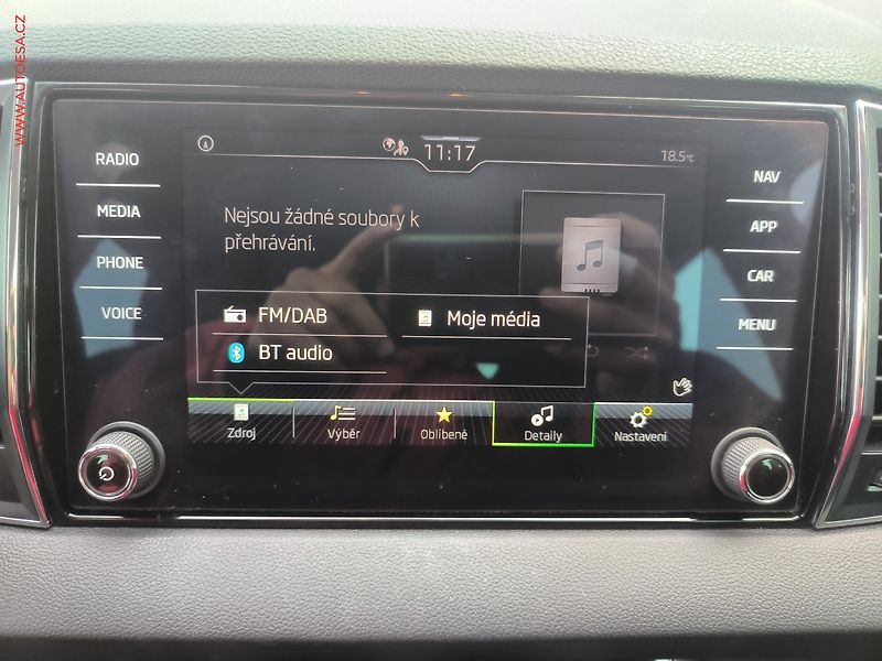 Škoda Karoq (2023) 1.5TSi, ČR, LED, autoAC - fotka 12 z 22