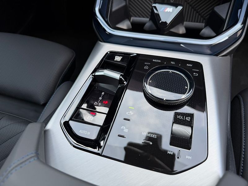 BMW X3 xDrive 20d Harman Kamery 360 E - fotka 27 z 34