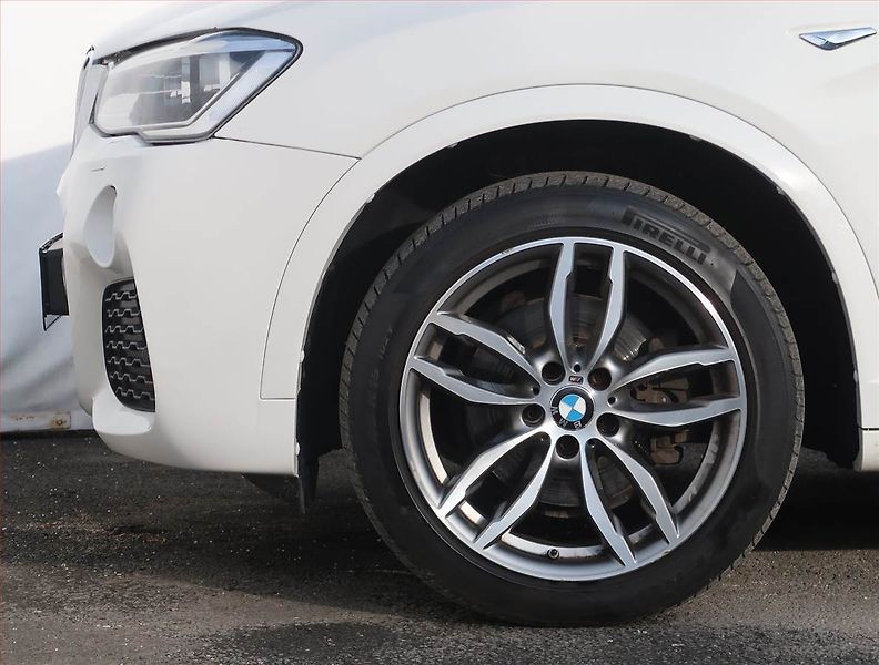 BMW X4 (2018) M Sport xDrive30d, 4X4 - fotka 15 z 20