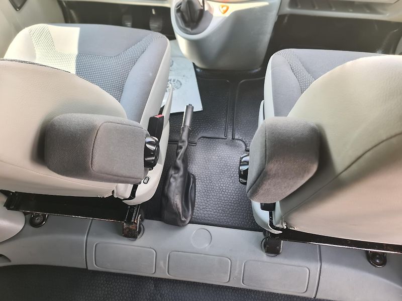 Opel Vivaro (2011) 2.0 CDTi 84-KW 8-MÍST KLIMA TE - fotka 21 z 39