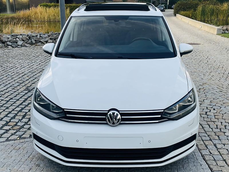 Volkswagen Touran 1.6TDI MANUÁL SERVISKA TAŽNÉ - fotka 6 z 44