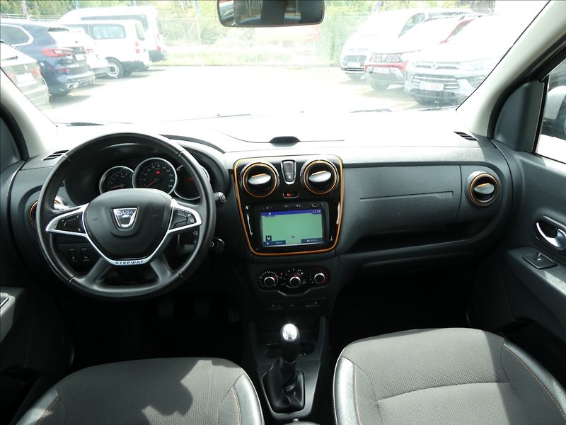 Dacia Lodgy 1,2 TCe 85kW klima,NAVI,závěs - fotka 25 z 35