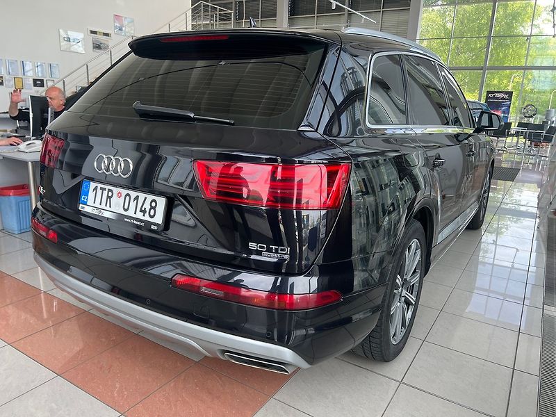 Audi Q7 S-line  50TDI 210kW - fotka 3 z 21