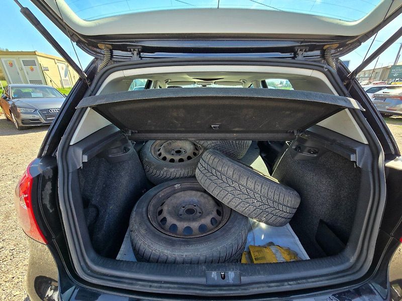 Volkswagen Golf (2007) 2.0 TDi 100KW - fotka 17 z 24