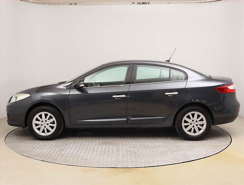 Renault Fluence (2010) 1.6 16V, Tažné, slušný stav - fotka 3 z 18