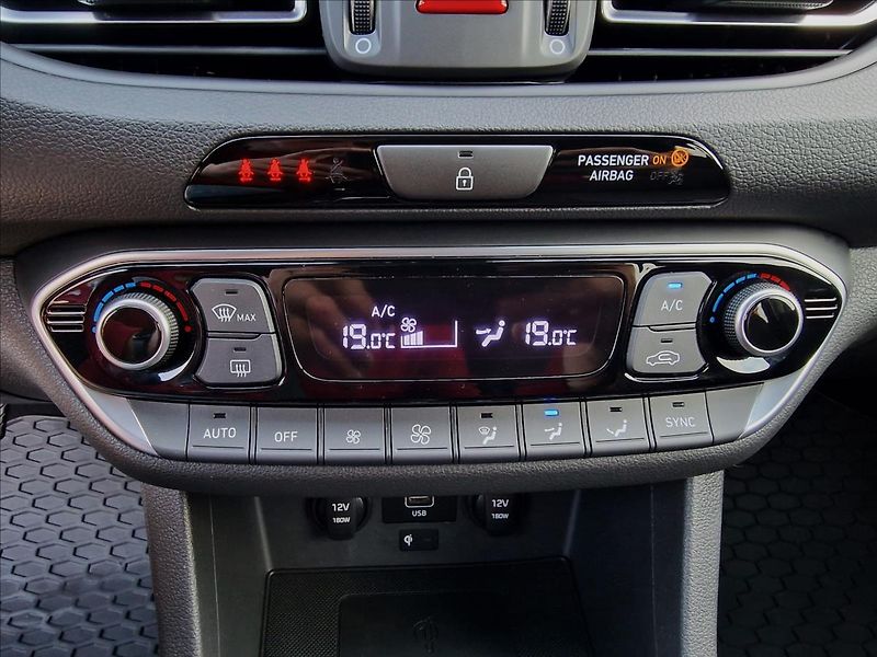 Hyundai i30 1.0T-Gdi Smart Kombi,ČR,1.Maj - fotka 31 z 50