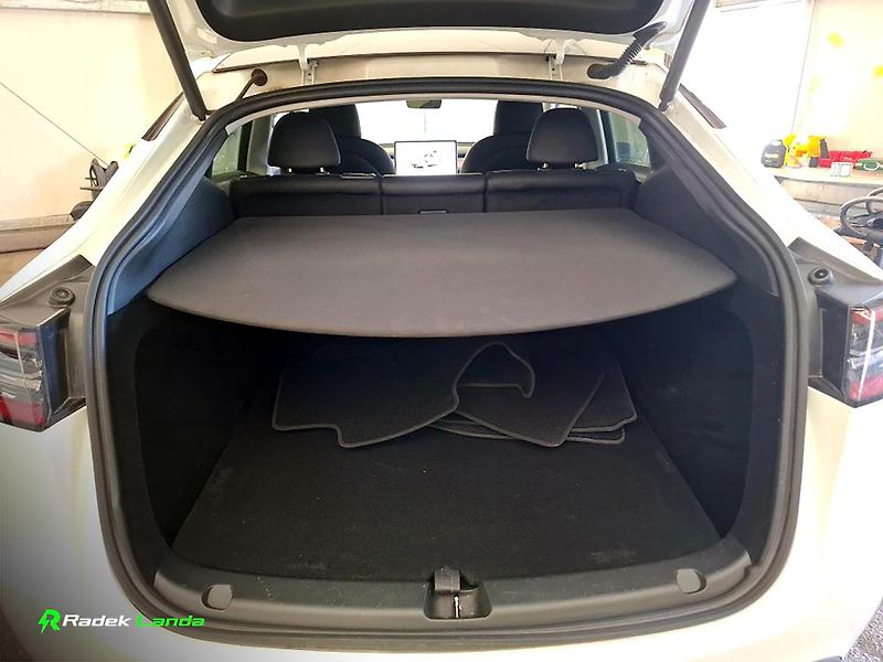 Tesla Model Y (2023) Standard Range Berlín - fotka 6 z 6