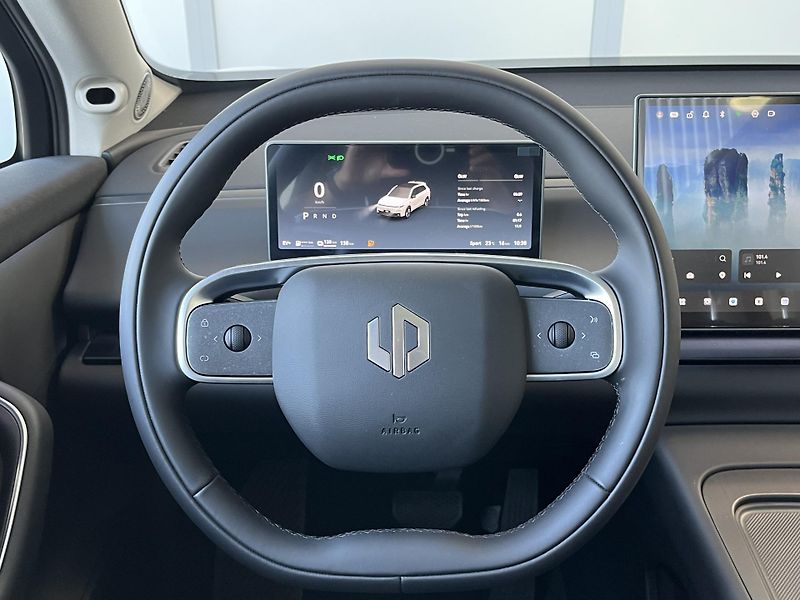 Leapmotor C10 REEV (2025) DESIGN Hybrid EV - fotka 9 z 17