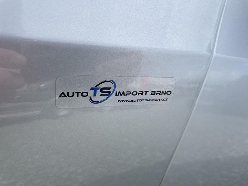 Volkswagen Golf 1.6TDi 105PS  6 HIGHLINE TOP!! - fotka 22 z 176