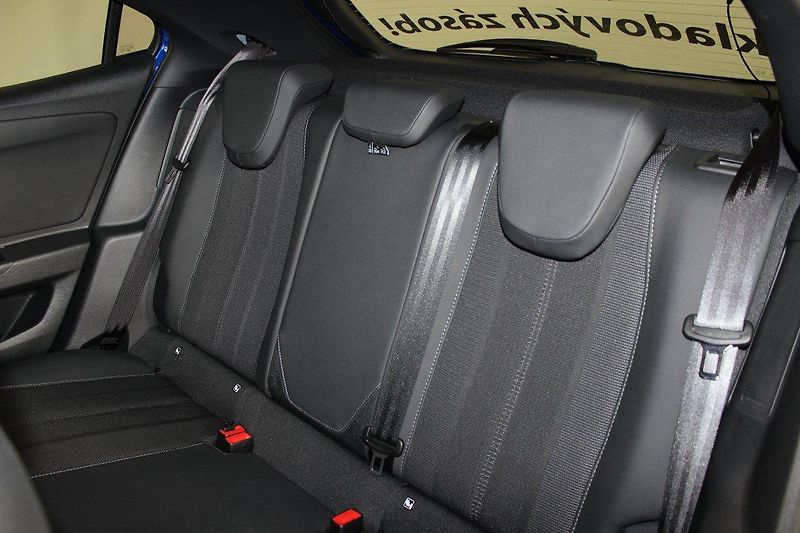 Opel Mokka GS Hybrid 1.2 TURBO 107 kW - fotka 11 z 13
