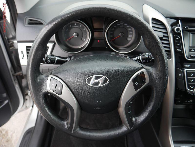 Hyundai i30 (2012) 1.4 i, ČR, AC - fotka 14 z 16