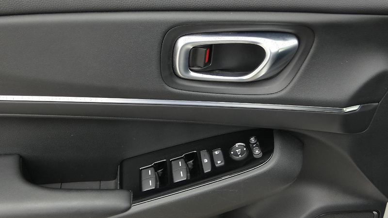 Honda HR-V 1.5 i-MMD Advance e-CVT - fotka 9 z 23
