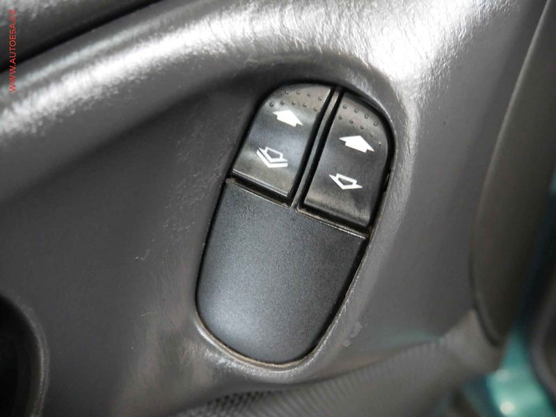 Ford Focus (2001) 1.6i, ČR, STK4/28 - fotka 14 z 15