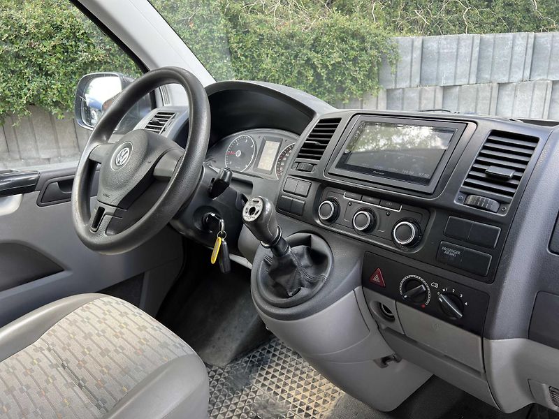 Volkswagen Transporter T5 facelift LONG 2.0 TDi 8MÍST - fotka 7 z 18