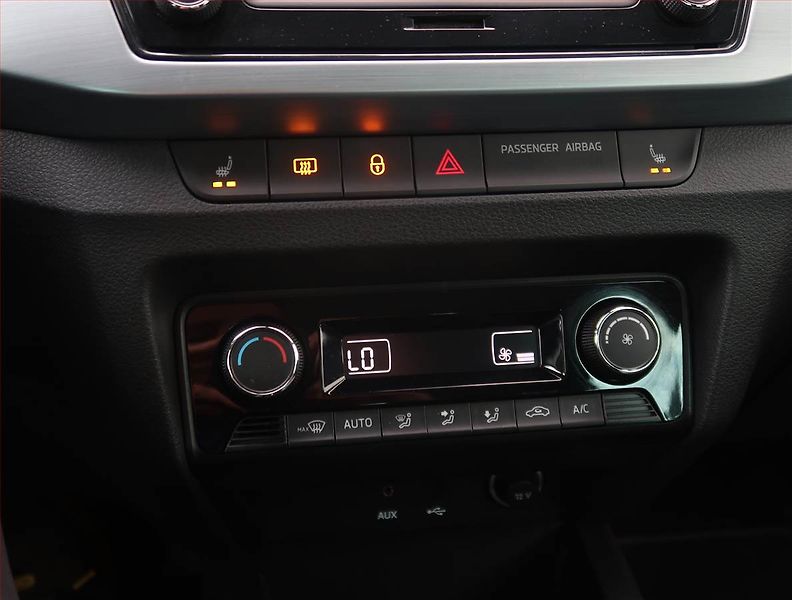 Škoda Fabia (2015) 1.2 TSI, Tempomat - fotka 16 z 21
