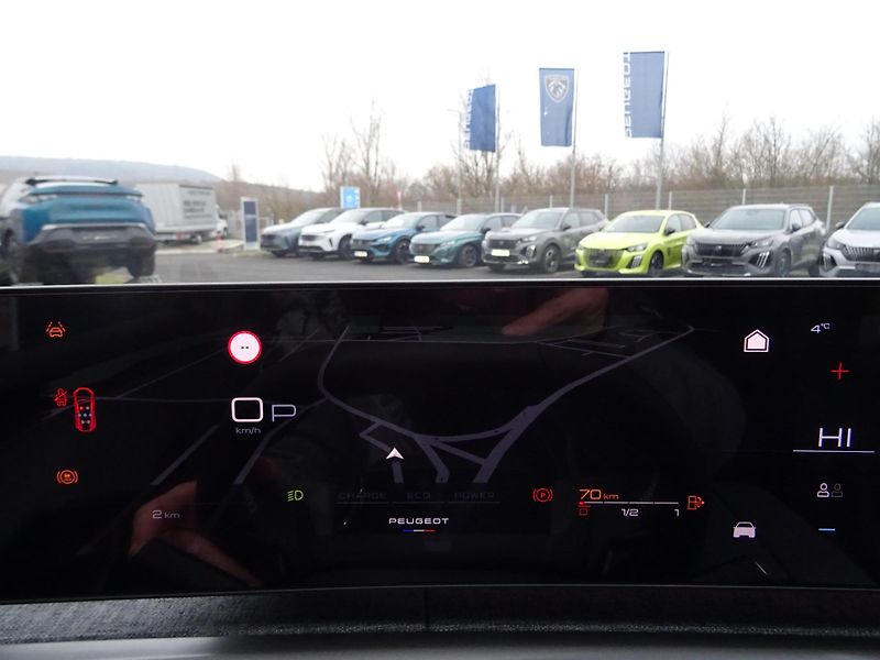 Peugeot 5008 (2026) GT Hybrid 145k e-DCS6 - fotka 37 z 56