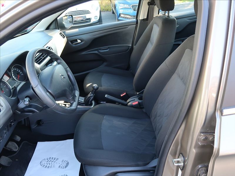 Citroën C-Elysée 1,6 VTi,85kW,1majČR,Serv.k,DPH - fotka 12 z 26