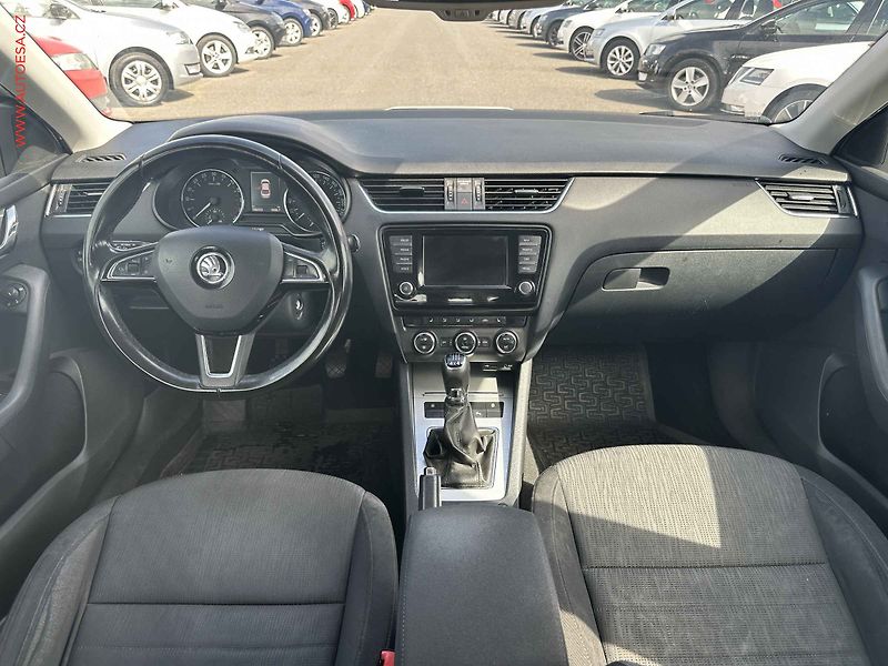 Škoda Octavia (2016) 2.0 TDi 4x4, ČR, Elegance - fotka 8 z 16