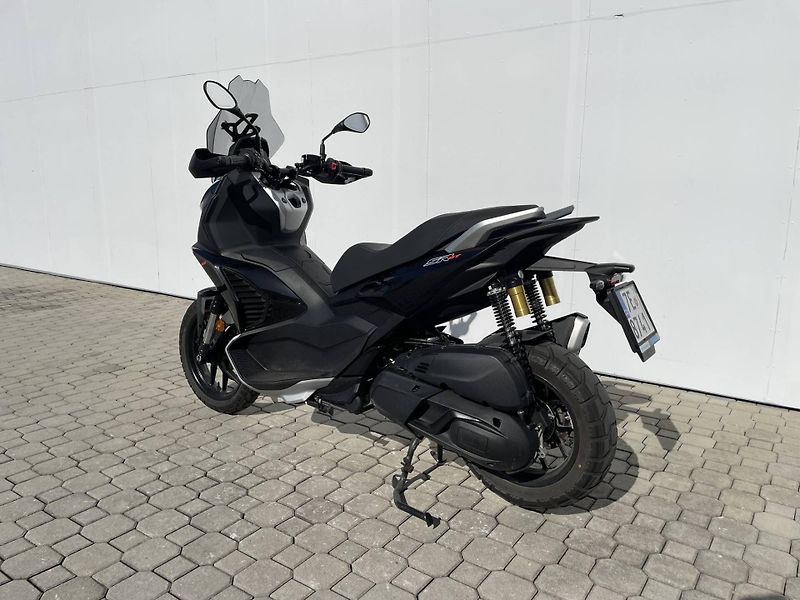 Aprilia (2026) SR GT 400 EU5+ - fotka 5 z 11