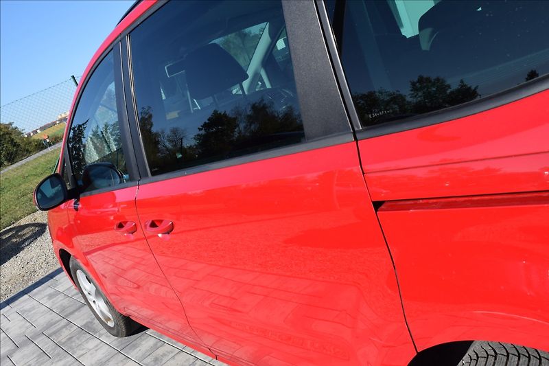 Seat Alhambra 1,4 TSi 110KW KLIMA NOVÁ NÁPLŇ - fotka 13 z 48