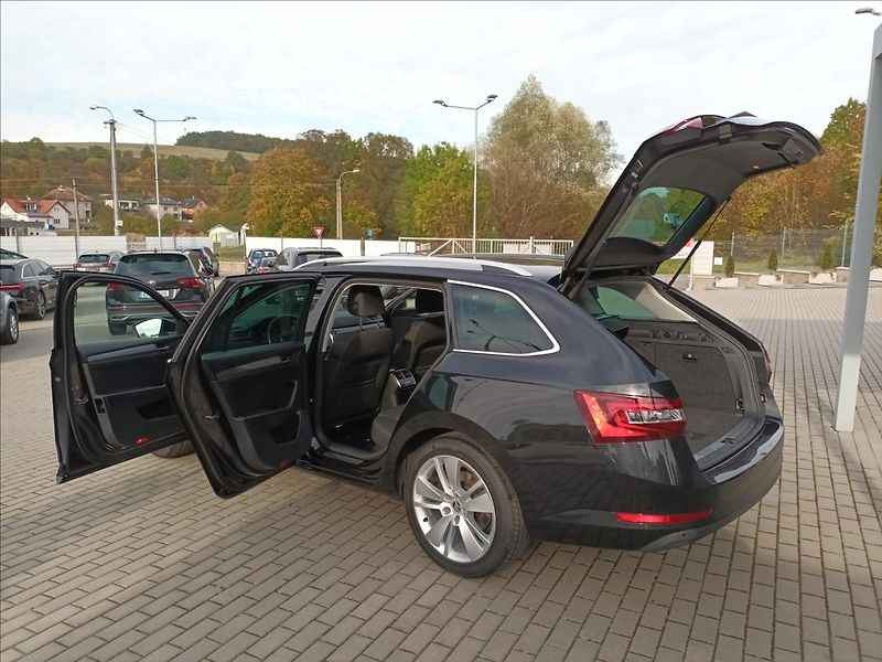 Škoda Superb 2,0 TDI,110KW,NAVI,VÝHŘEV, - fotka 10 z 41