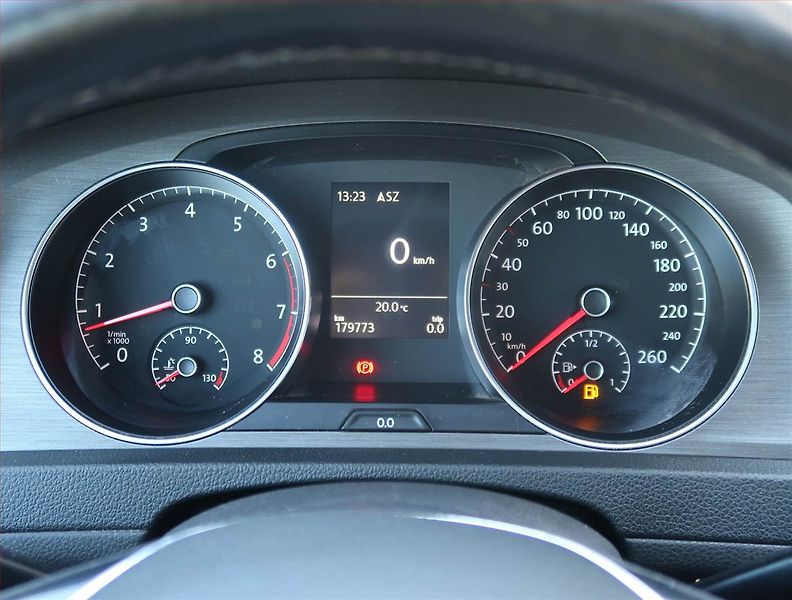Volkswagen Golf (2013) Highline 1.2 TSI, Navi - fotka 11 z 19