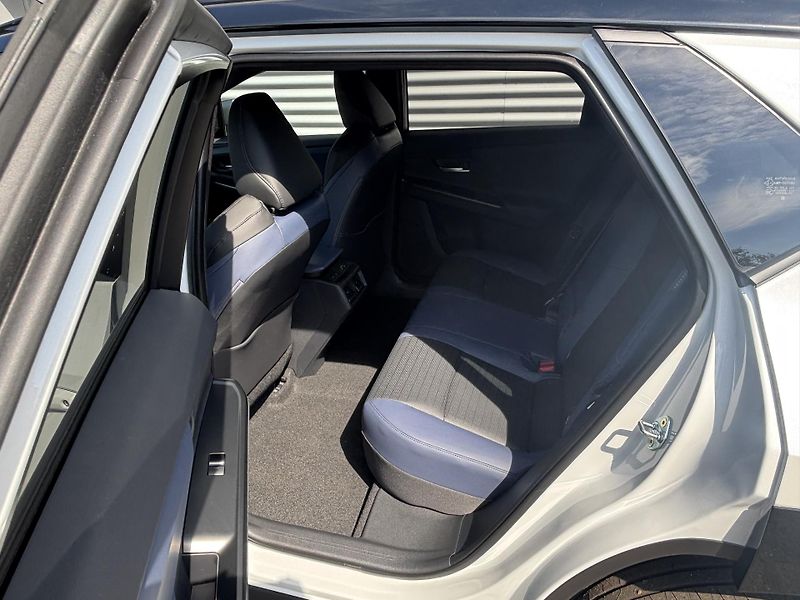 Subaru Solterra (2026) Touring 73 kWh AWD 252 kW - fotka 30 z 74