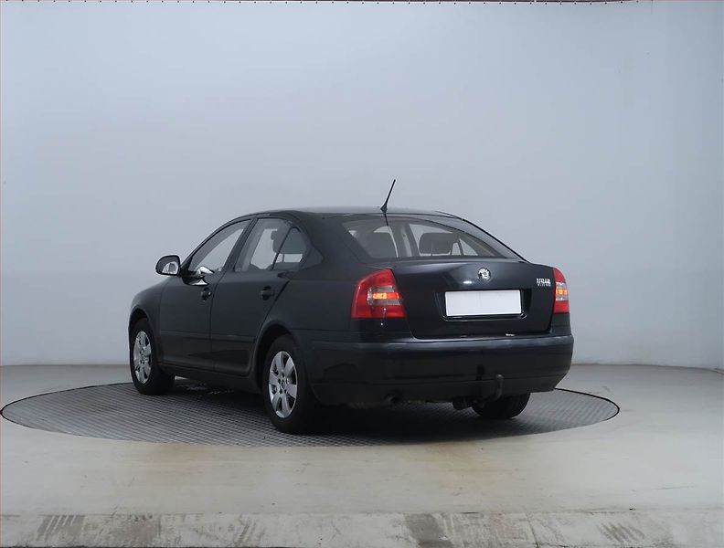 Škoda Octavia (2011) 1.6, Serv.kniha - fotka 4 z 14