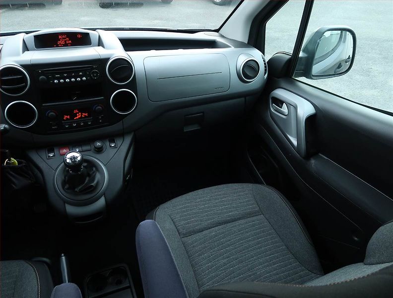 Citroën Berlingo (2018) XTR 1.6 BlueHDi, 5Míst, ČR - fotka 8 z 16