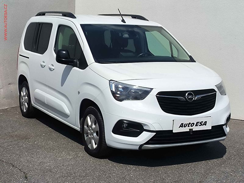 Opel Combo (2022) 1.5 CDTi, 2.maj,ČR, Elegance - fotografie inzerátu