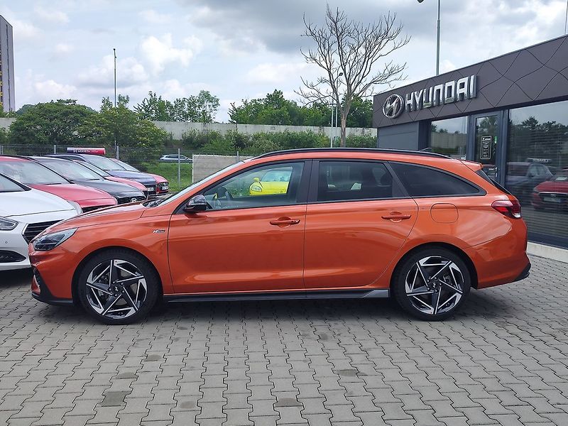 Hyundai i30 1.5 T-GDi/103kW N-Line DCT - fotka 8 z 32