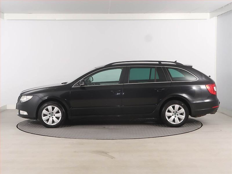 Škoda Superb (2013) Comfort 2.0 TDI, Automat - fotka 3 z 18