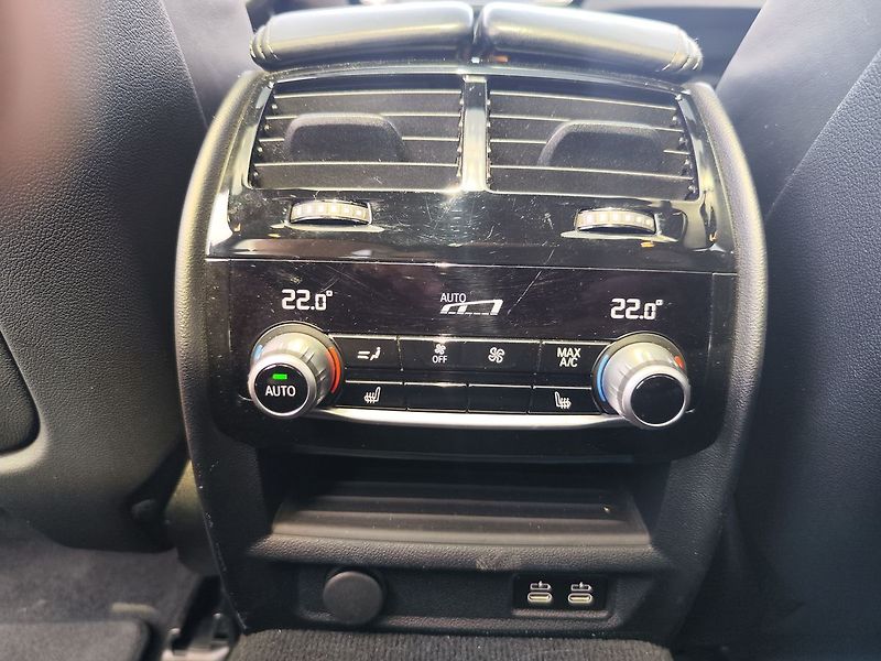 BMW Řada 5 540d/250kW M-Paket AT 4x4 - fotka 16 z 41