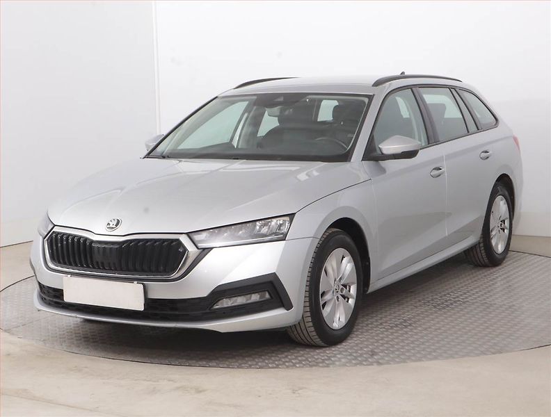 Škoda Octavia (2022) Ambition 2.0 TDI, ČR,1.maj - fotka 2 z 15