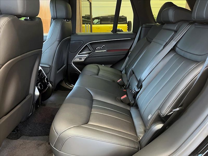 Land Rover Range Rover (2025) 3,0 SWB HSE D300 AWD - fotka 14 z 18