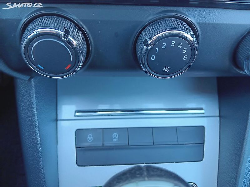 Škoda Octavia 1.6 TDI 81kW - fotka 21 z 27