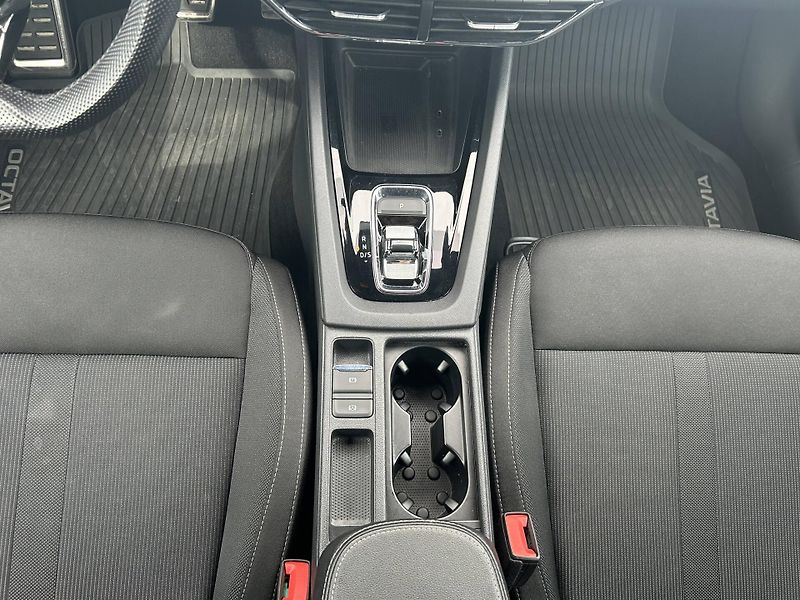 Škoda Octavia Style 7DSG 2,0TDI - fotka 9 z 24