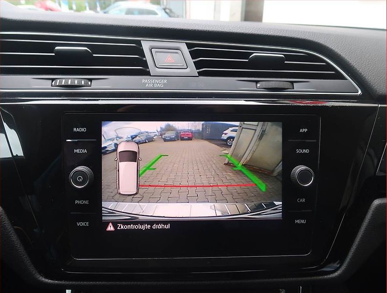 Volkswagen Touran (2017) R-Line 2.0 TDI, Automat - fotka 16 z 16