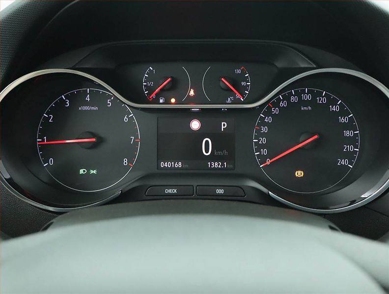 Opel Crossland X (2023) Elegance 1.2 Turbo, Automat - fotka 11 z 16
