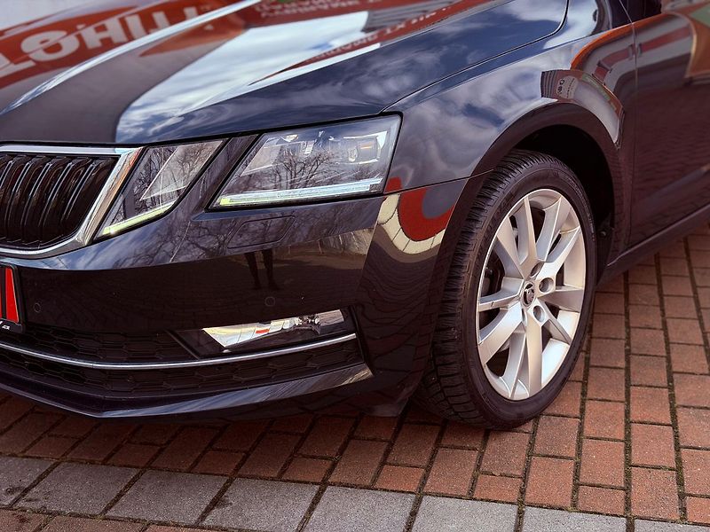 Škoda Octavia 2.0 TDI Style, ČR, Serviska - fotka 3 z 29