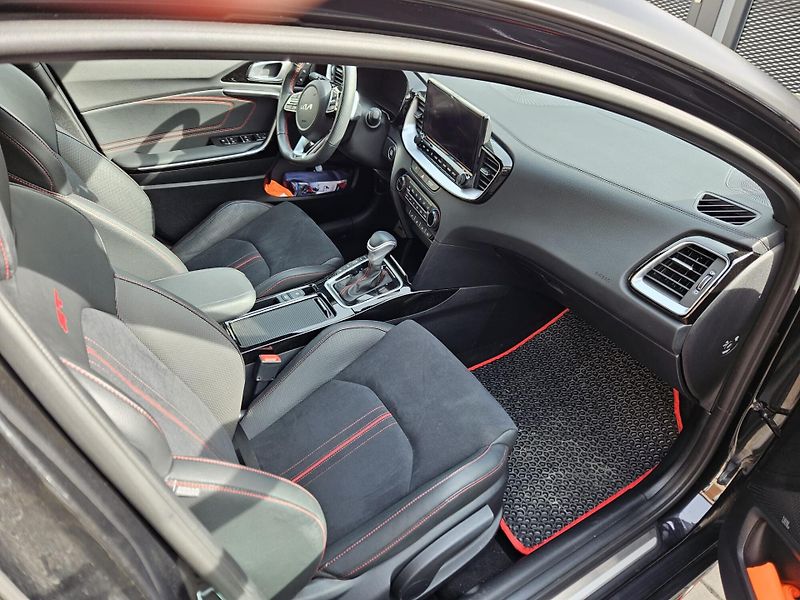 Kia ProCeed (2024) 1.6 ProCeed/150kW GT/matná - fotka 10 z 14