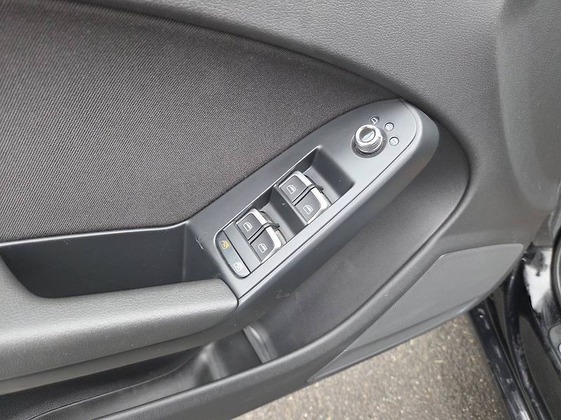Audi A4 Avant 2.0 TDI DSG - fotka 6 z 30