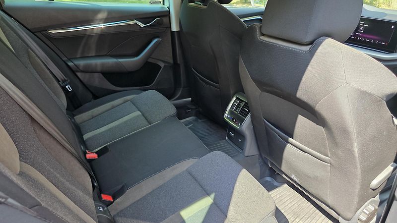 Škoda Octavia (2022) 2.0 TDI Scout 4x4, Webasto - fotka 15 z 17
