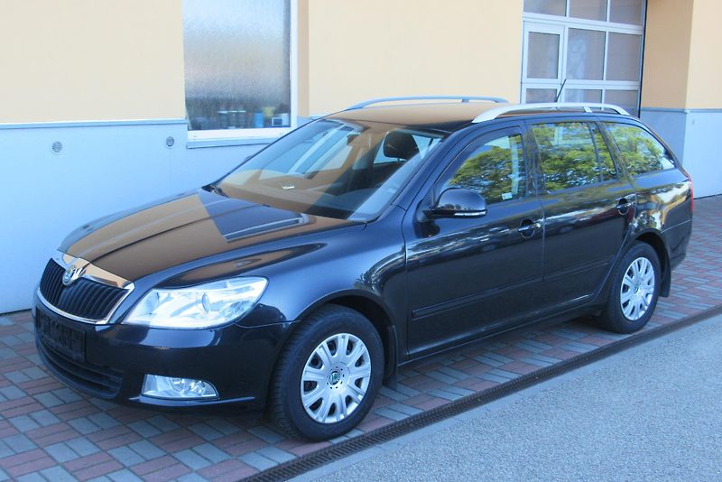 Škoda Octavia 1.6 TDi AUT. KLIMA TAŽNÉ - fotka 4 z 19