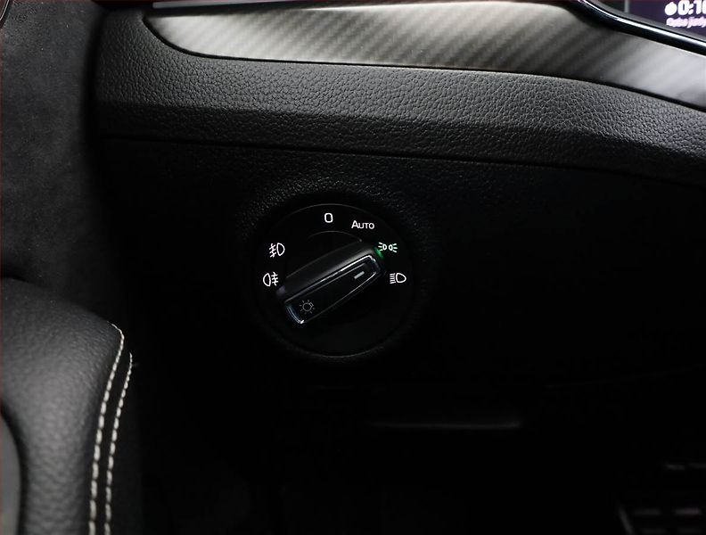 Škoda Superb (2021) Sportline 2.0 TDI - fotka 15 z 18