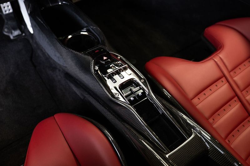 Ferrari SF90 Asseto Fiorano Karbo/JBL - fotka 16 z 26